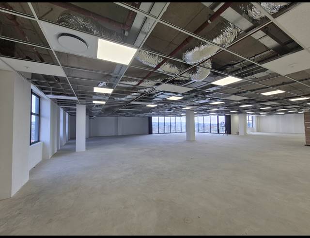 883M² OFFICE TO LET IN GLENADRIENNE